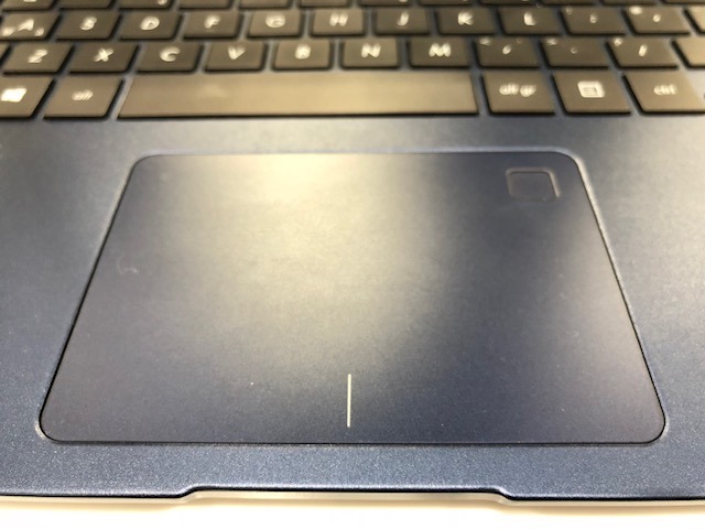 ASUS-ZenBook-UX430UA_5705