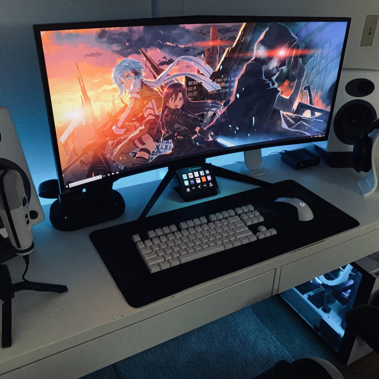 Curved Monitor