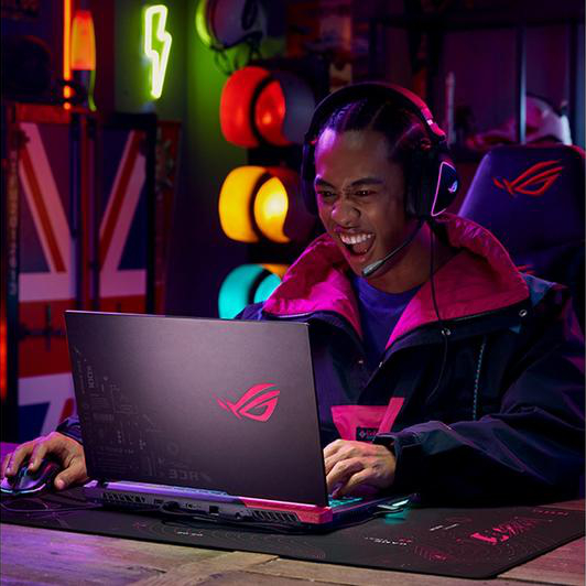 ASUS ROG STRIX G15 AMD Advantage Ryzen9 RX6800M 12GB